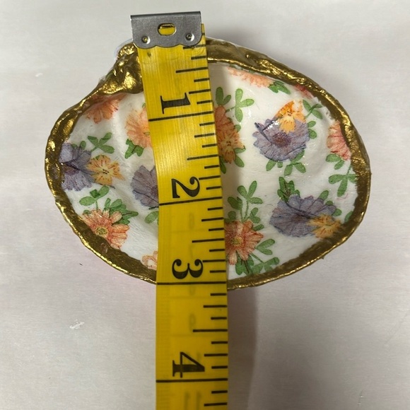 Hand Crafted Floral Gold-Trimmed Shell Trinket Dish - Picture 7 of 9
